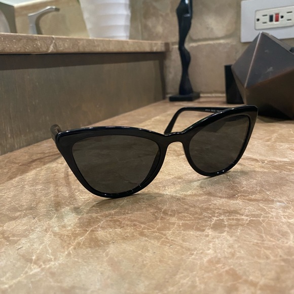 Prada cat eye sunglasses, new with case and cleaning cloth, SPR01V - Picture 4 of 7